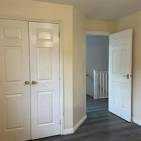 Дом отдыха Impeccable 4 Bedroom Hiuse Глазго