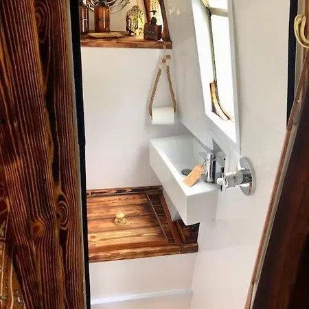 Ботель Snug 30ft Narrowboat With Indoor Fireplace *