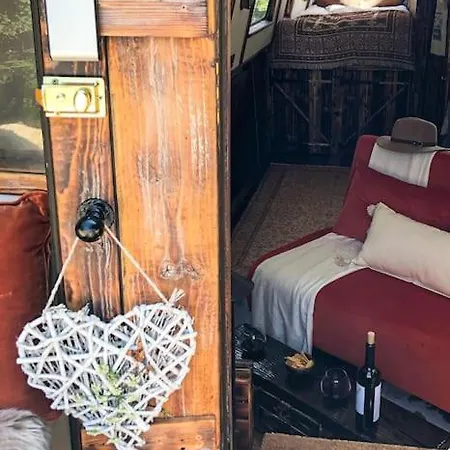 Ботель Snug 30ft Narrowboat With Indoor Fireplace