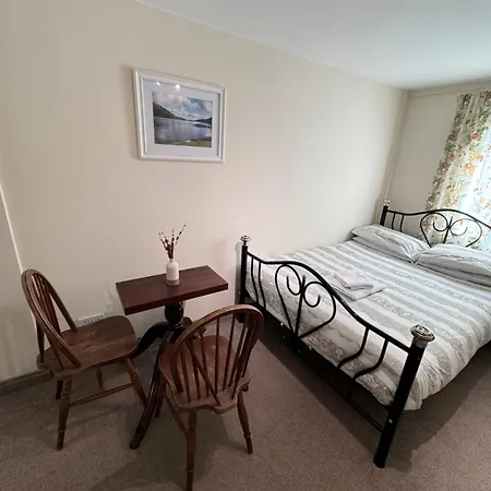 Cozy With A Comfy Double Bed Glasgow