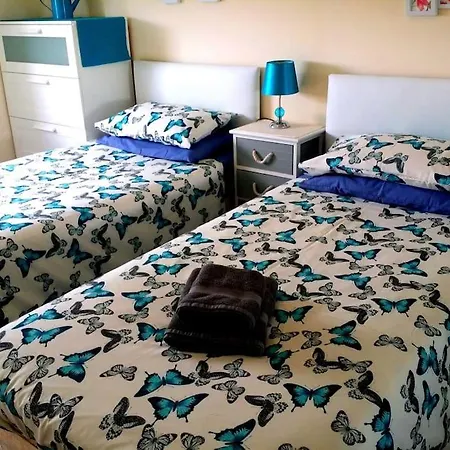 3 Bedroom - Free Parking & Wifi 350mbps