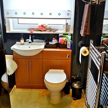 Apartamento 3 Bedroom - Free Parking & Wifi 350mbps *