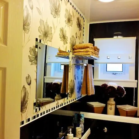 Apartamento 3 Bedroom - Free Parking & Wifi 350mbps *