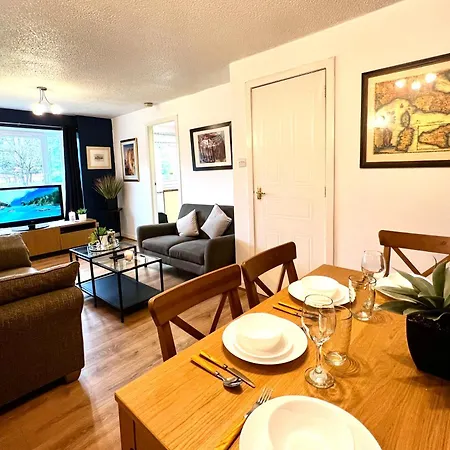 Apartment Ground Floor Flat With Free Parking & Wifi Glasgow