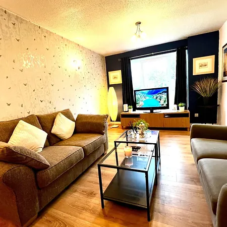 Apartment Ground Floor Flat With Free Parking & Wifi Glasgow