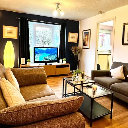Apartment Ground Floor Flat With Free Parking & Wifi Glasgow