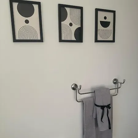 Black Daisy Apartment
