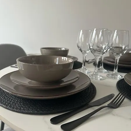 Black Daisy Apartman *