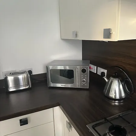 Black Daisy Apartment Glasgow