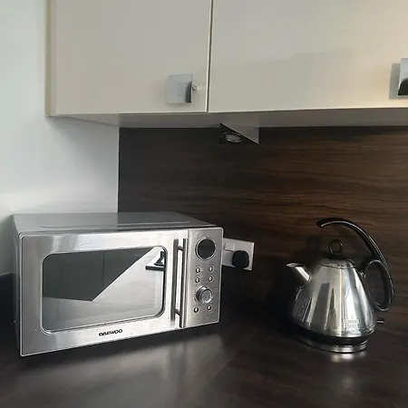 Apartman Black Daisy Glasgow