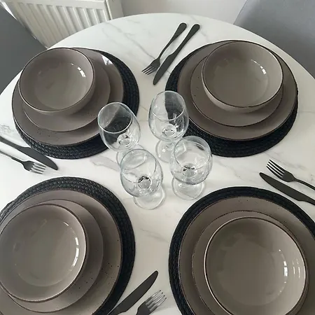Black Daisy Apartman *