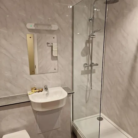 Britannia Hotel 3*