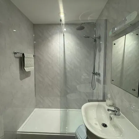 Britannia 3*