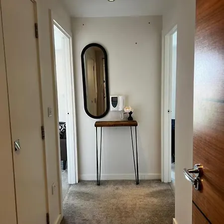 At Harbour With Balcony And River View Lejlighed