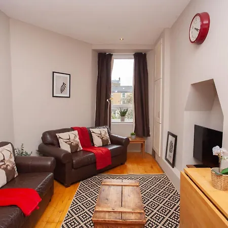 Beautiful 2 Bed Rose St Apartment