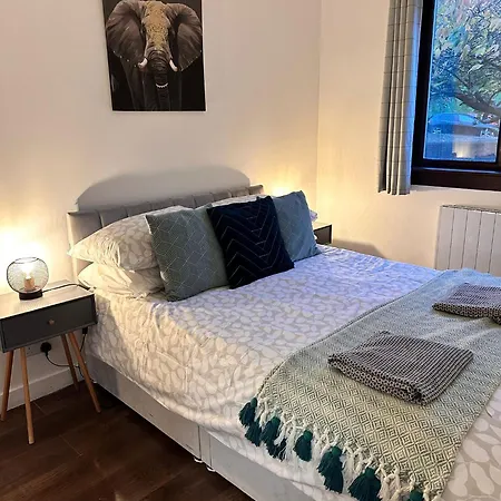 Brightcentral With Parking Apartament *