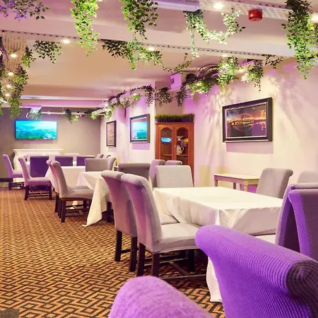 Devoncove Hotel