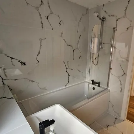 Silverburn New House With Free Parking And Garden Ferienhaus Glasgow