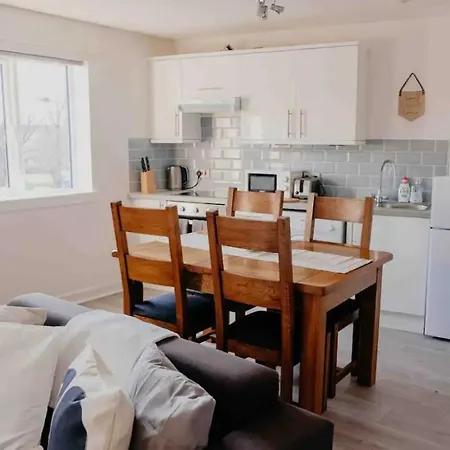 - 1 Bedroom * גלאזגו