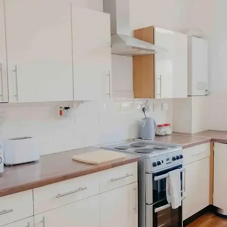 1 Bedroom Apartment Glasgow