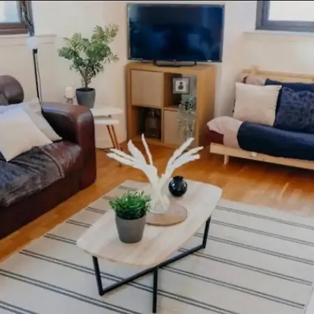 Apartment Centre