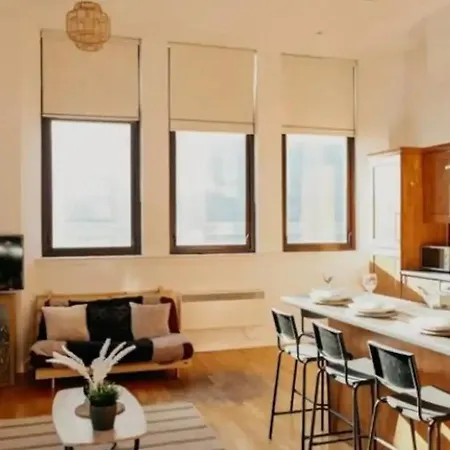 Centre Apartment *