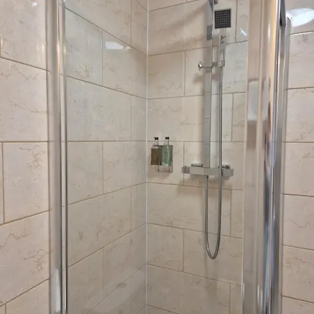 מלון Douglas 3*