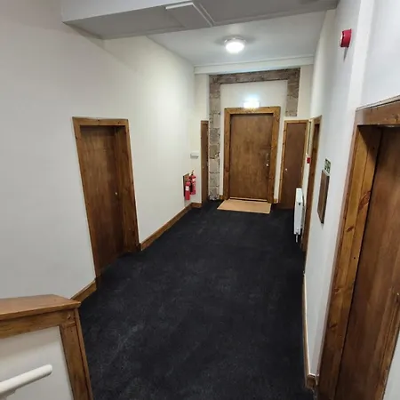 Douglas Hotel 3*