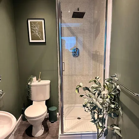 Stylish 2 Bed Retreat Glasgow