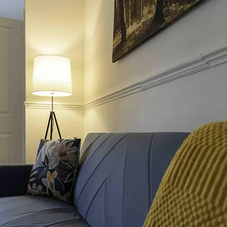 بيت للعطل 2 Bdr House By Caledonia Luxe Short Lets & Serviced *