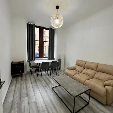 Daire Garturk Street Bright Modern Ground Floor Flat Queens Park Strathbungo Area