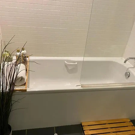 Apartamento Metropolitan Nest - Easy Walk To Hydro & Secc Center