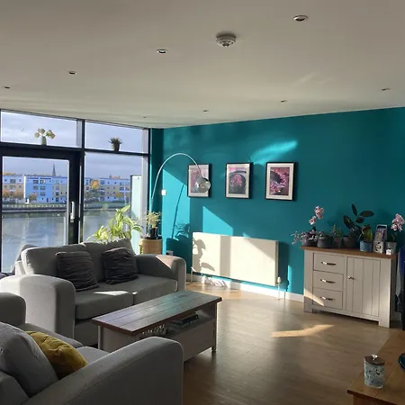 Lejlighed Metropolitan Nest - Easy Walk To Hydro & Secc Center