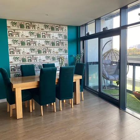 Metropolitan Nest - Easy Walk To Hydro & Secc Center