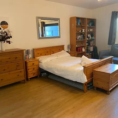 Metropolitan Nest - Easy Walk To Hydro & Secc Center Apartment *