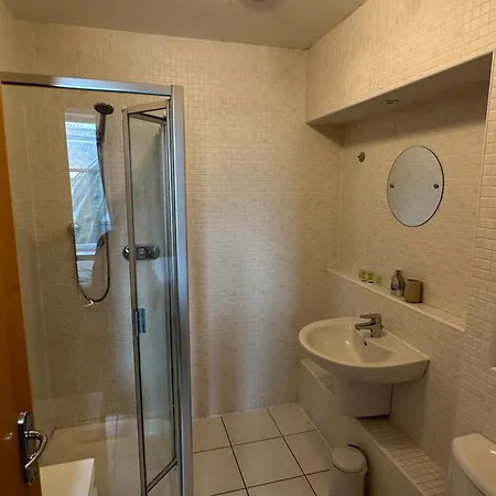 Апартаменты Comfy Two Bedroom Right In The City Center Глазго