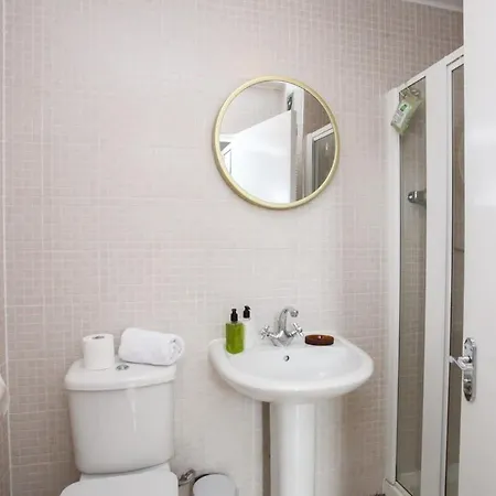 Lovely Spacious 2 Bed Flat