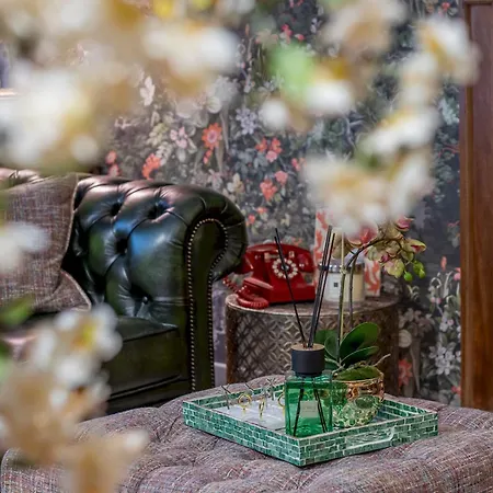 Holiday home Pass The Keys Magical Mews Hideaway: Quirky Experience *
