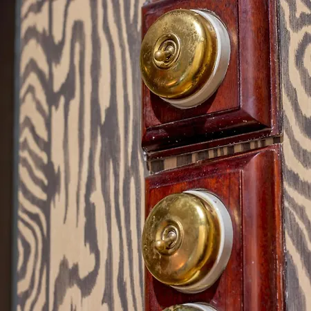 Pass The Keys Magical Mews Hideaway: Quirky Experience Holiday home *