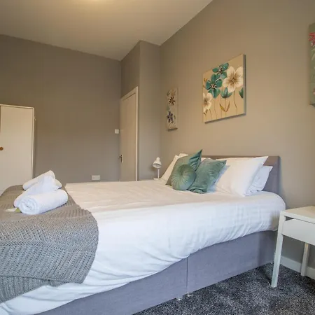 Wonderful West End - Pass The Keys Glasgow