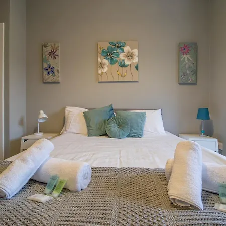 Wonderful West End - Pass The Keys 아파트 *