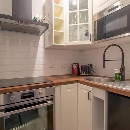 Wonderful West End - Pass The Keys Glasgow