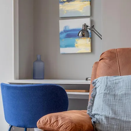 Pass The Keys Wonderful West End Apartamento