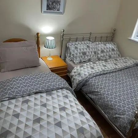 3bed, 2bedroom G-level Near City Apartment *