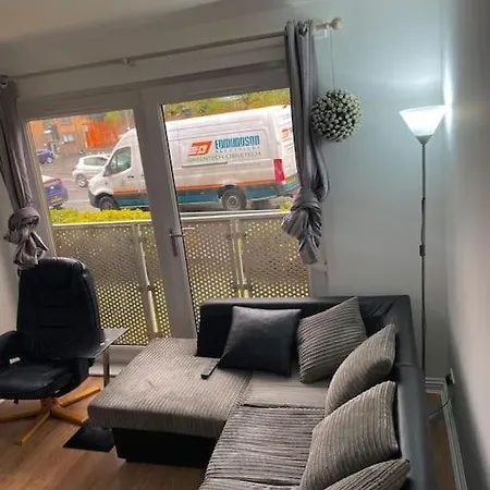 3bed, 2bedroom G-level Near City Apartment *