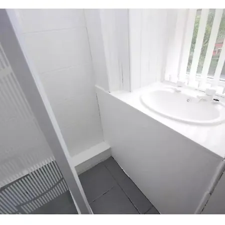 Flat In Close To Local Amenities * גלאזגו