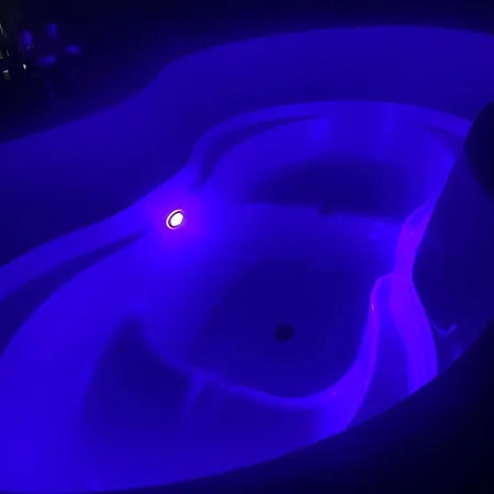 Luxuszelt Campsie Luxury Pods With Hot Tub *