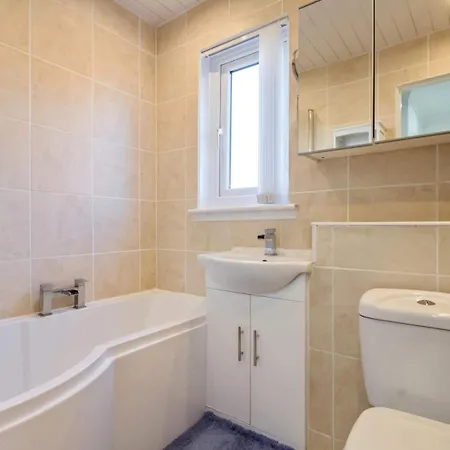 Bonnie Home, Queens Park, Centre And Hampden Stadium Nearby * Glasgow