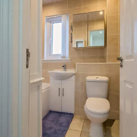 Bonnie Home, Queens Park, Centre And Hampden Stadium Nearby