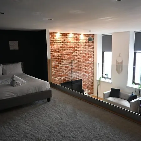 Stunning Centre Duplex